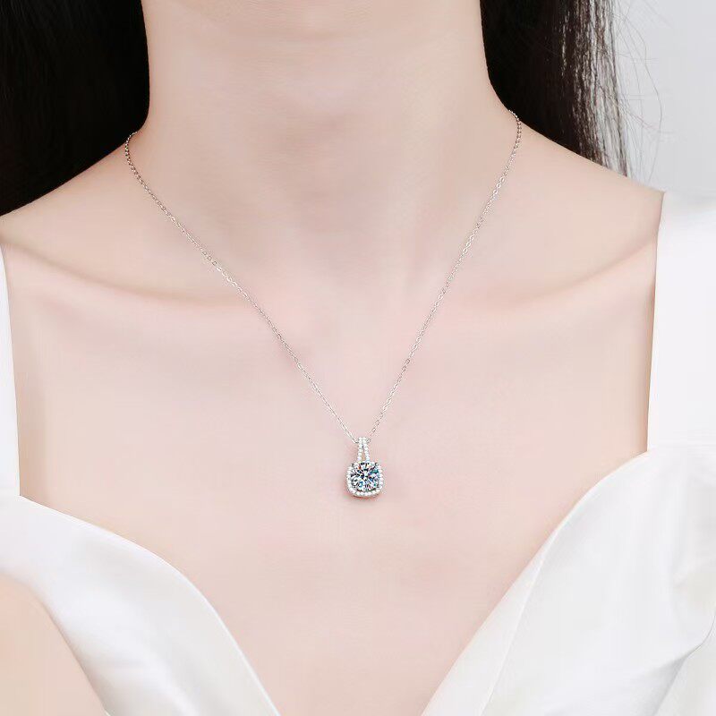Square halo pendant necklace in silver-tone – photo 4