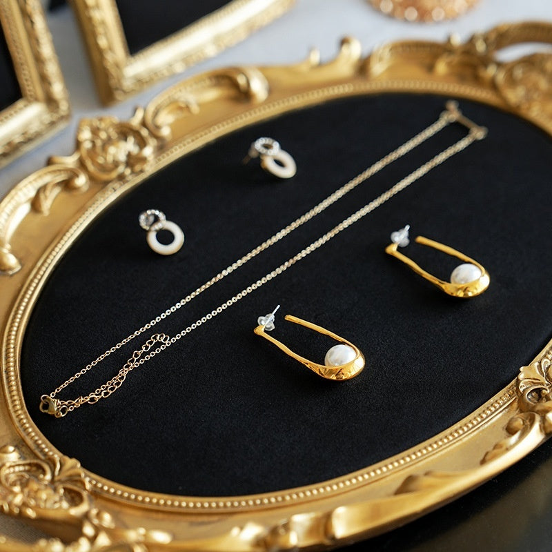 Black velvet necklace frames with gold-tone baroque trim – photo 8
