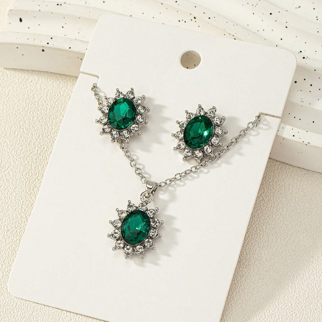 Oval halo necklace and earrings set – photo 8