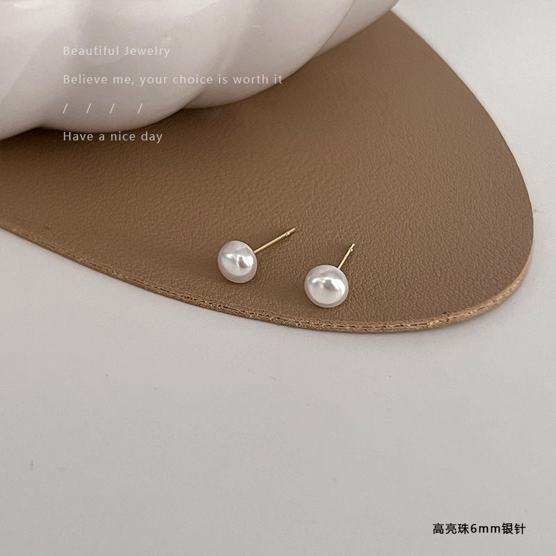 Dainty gold-tone open heart stud earrings – photo 5